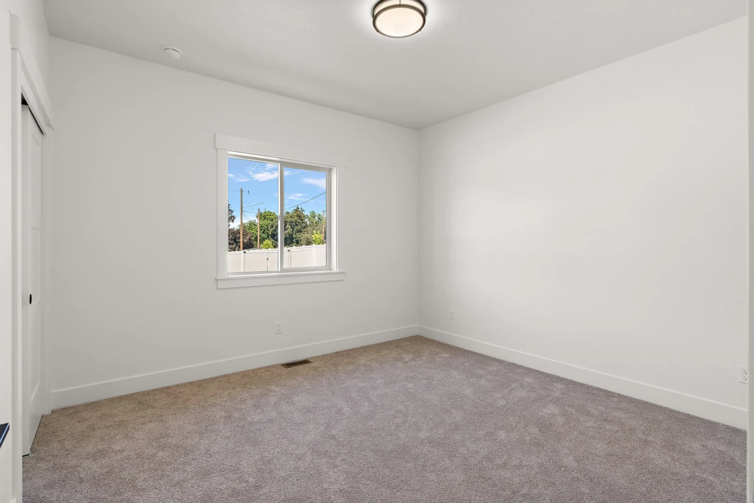 34-web-or-mls-109 Albert St-34