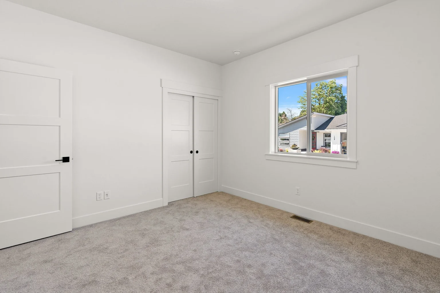 35-web-or-mls-109 Albert St-35